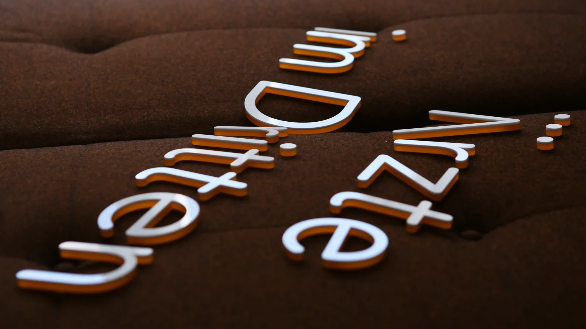 aerzte-im-dritten-ordination-created-by-thies-design-3-dimensional-signage-1