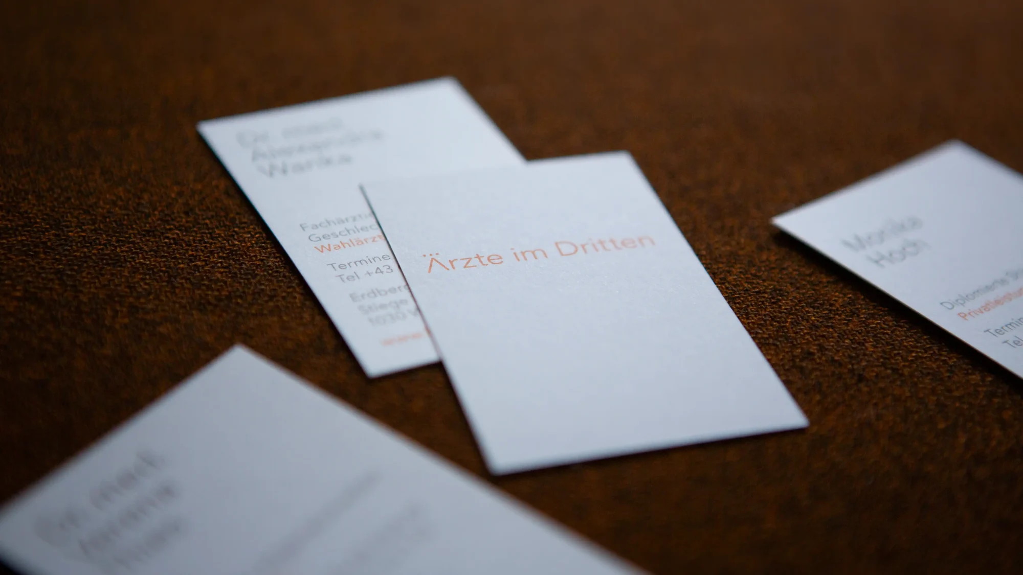 brand-identity-by-thies-design-for-aerzte-im-dritten-ordination-wien-logo-business-cards-health-branding-3